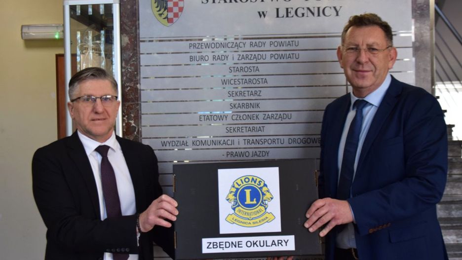W legnickim starostwie ruszyła zbiórki używanych okularów (mat. prasowe)
