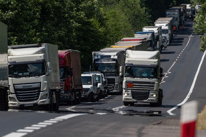 Ciężka sytuacja na granicy. Ukraina chce przepuszczania do tysiąca ciężarówek dziennie