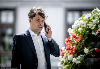 Był ministrem. Śmieje się, że "ściągał, ile się dało"