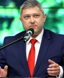 Człowiek z zarzutami korupcyjnymi zarządza publicznymi miliardami