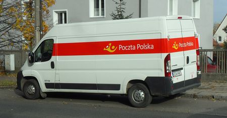 Poczta Polska po przerwie związanej z COVID-19 przywróciła przesyłki do Chin