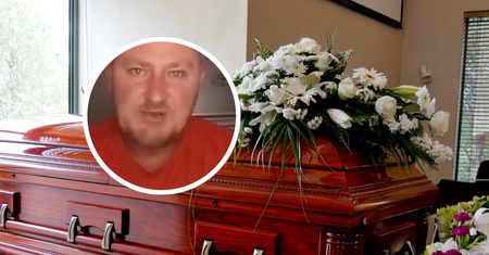 Ważna zasada po kremacji bliskiego. Grabarz rozwiewa wątpliwości. Krytykuje zachowanie zakładów