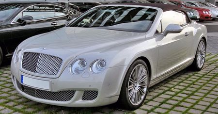Bentley sprzedany za bezcen. Skarbówka długo czekała, aż znajdzie się chętny