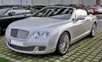 Bentley sprzedany za bezcen. Skarbówka długo czekała, aż znajdzie się chętny