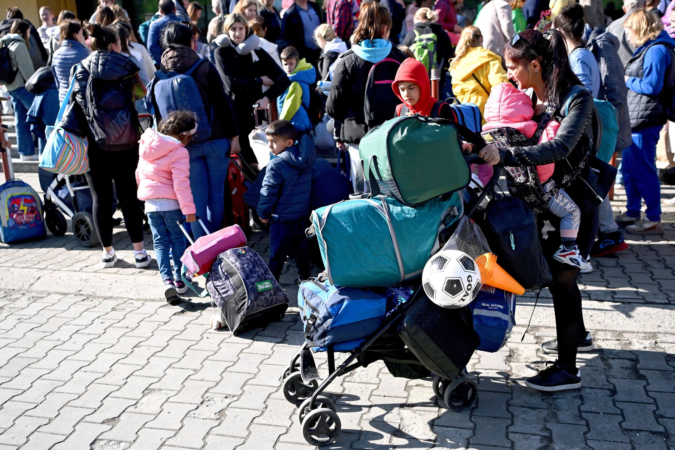 kolejka przed stacj� kolejow�
Darek Delmanowicz
dworzec, graniczne, kierunek Lw�w, kolejowe, kolejowy, pkp, powroty, powr�t, rosja, stacja kolejowa, terminal, ukraina, ukrai�cy, walizki, wojna, Wojna na Ukrainie, wok� Ukrainy