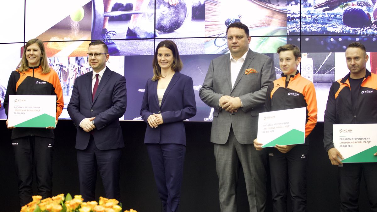 Danuta Dmowska – Andrzejuk, minister sportu i najlepsza w historii polska szpadzistka podczas gali z okazji II edycji Miedziowych Rywalizacji: - Cieszę się, że możemy wspierać sporty indywidualne