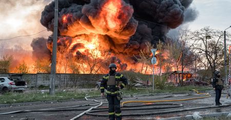 Niemal 200 dronów nad Ukrainą. Rosja uderzyła w porty i energetykę