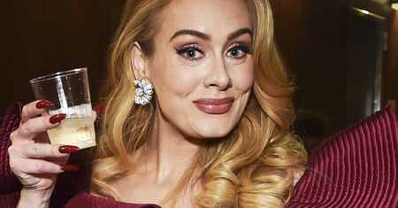 Adele zaręczona?! Potwierdzają "pewne źródła"