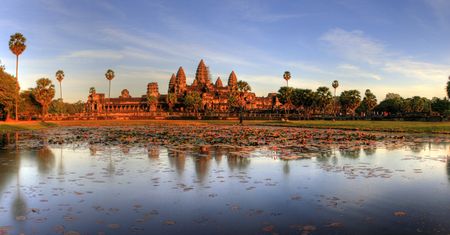 Kambodża urzeka mistyczną atmosferą. W programie legendarny Angkor Wat i świątynie ukryte w sercu dżungli. Cena cię zaskoczy