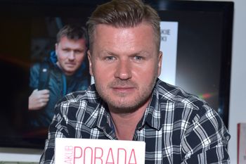Pokazał zdjęcia z synem. Został ojcem w wieku 55 lat