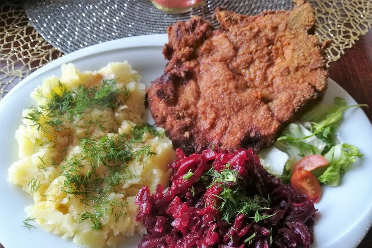 Ziemniaki i kotlet schabowy