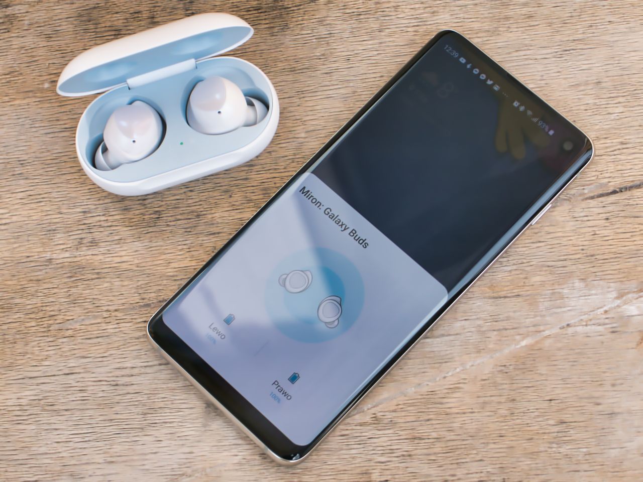 Plansza ze stanem naładowania baterii Galaxy Buds wyświetla się tylko na smartfonach Samsunga