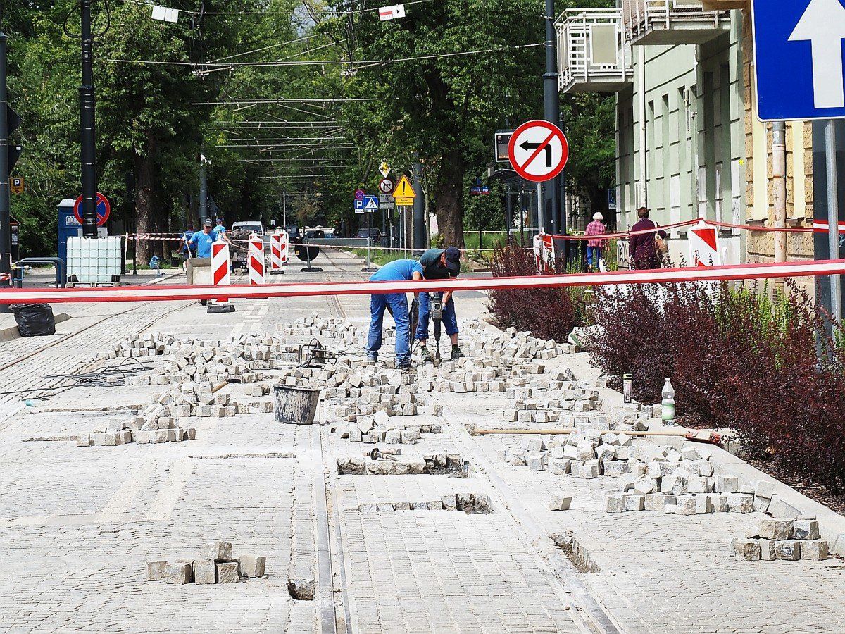 Prace naprawcze, które rozpoczęły się na ul. Cmentarnej niepokoją niektórych mieszkańców...