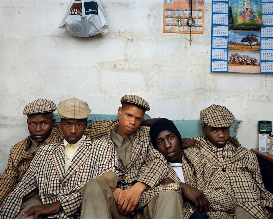 Pieter Hugo pokazuje życie ludzi zepchniętych na margines w Afryce. Te zdjęcia poruszają 15