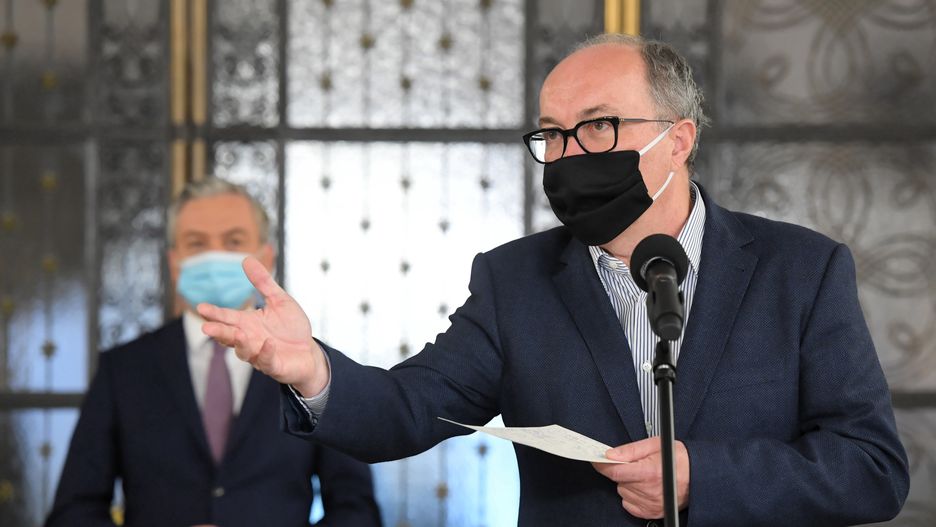 Szef SLD Włodzimierz Czarzasty krytykował polityków PiS za pomysł wyborów korespondencyjnych w maju
