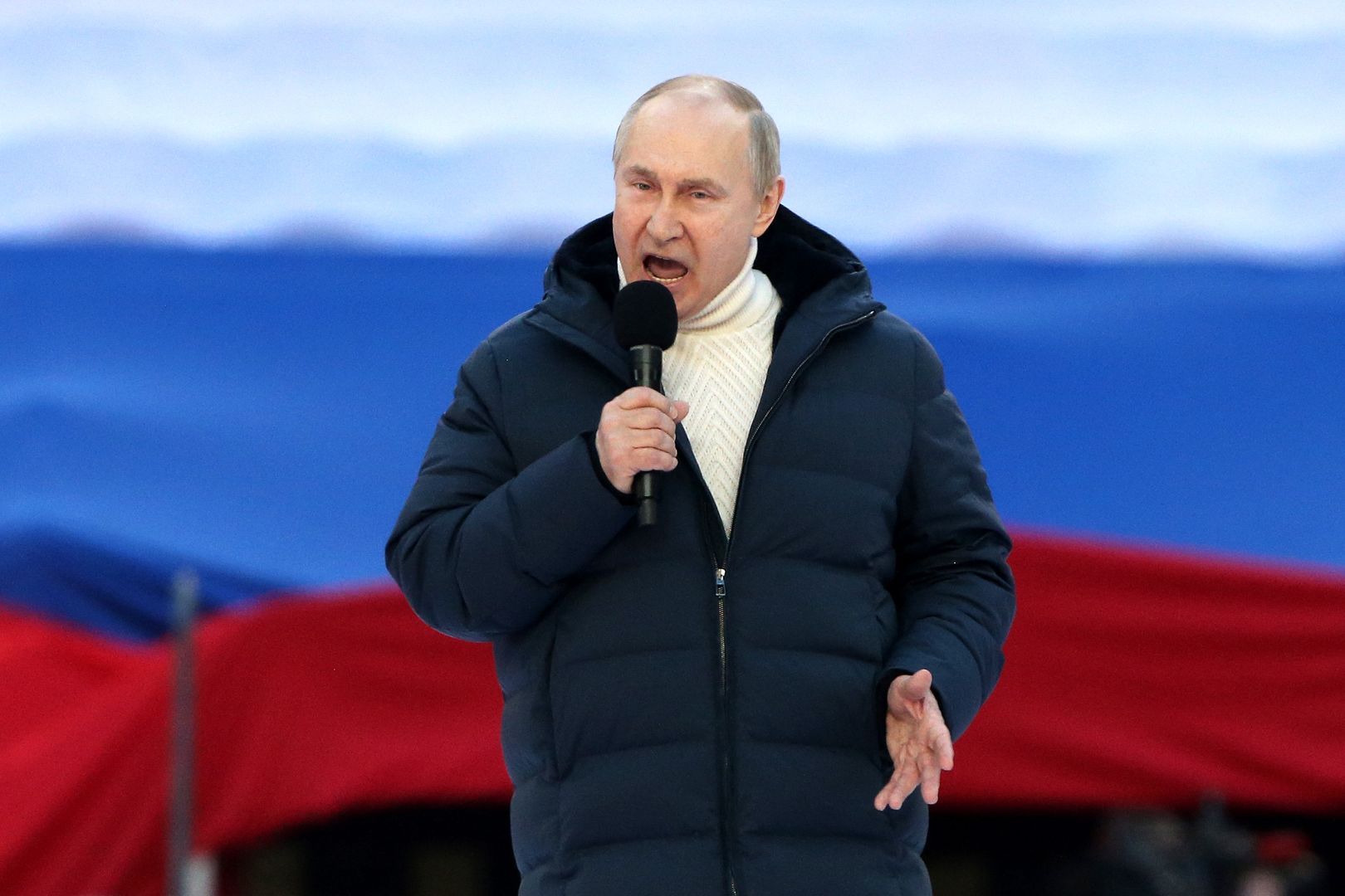 Putin sieje propagandę w kurtce za 12 tys. euro. Jest oświadczenie producenta