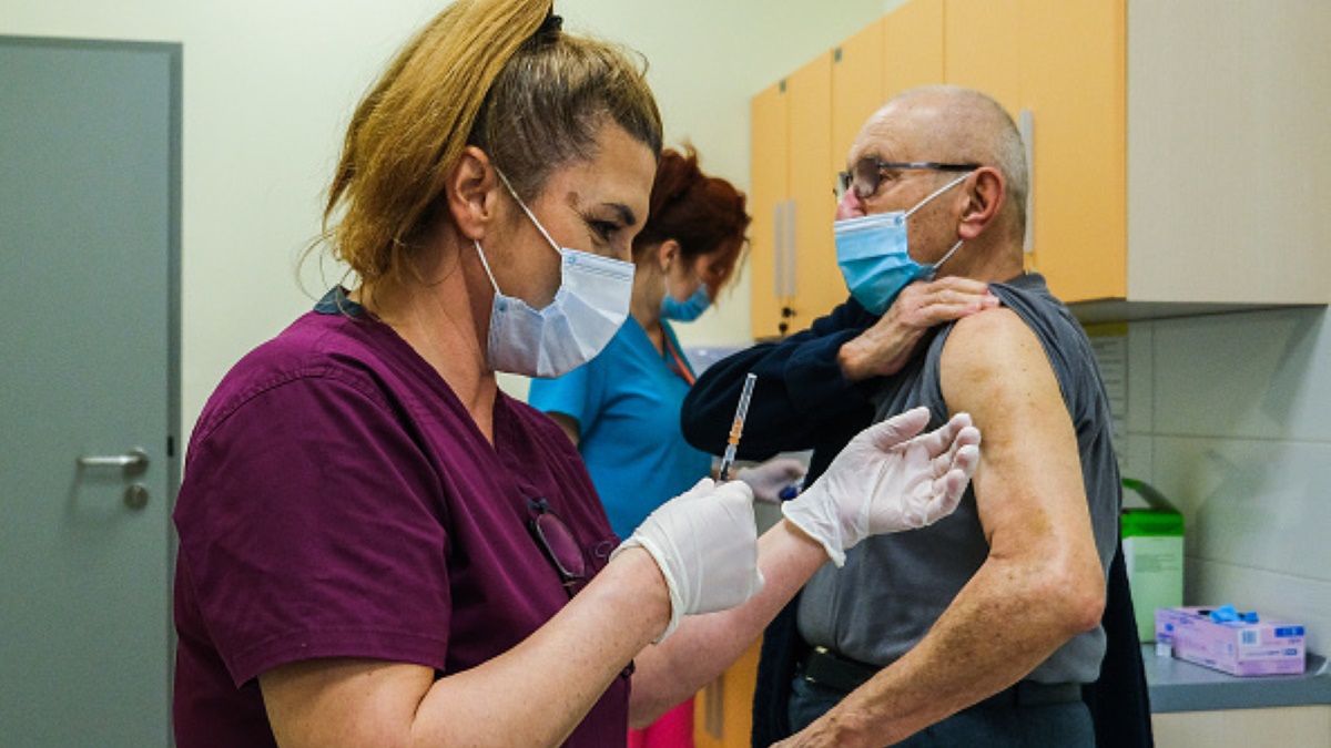 Naukowcy zbadali osoby, które przyjęły obie dawki szczepionki Pfizer-BioNTech. Wyniki testów okazały się zaskakujące 