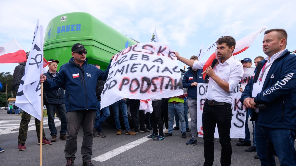 Micha� Ko�odziejczakJakub Kaczmarczyk11, agro unia, agrounia, blokada, dk 11, droga krajowa nr 11, droga krajowa numer 11, drogi, protest, rolnicy, rolnik�w, strajk