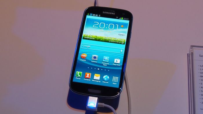 Problemy z dostępnością Galaxy S III w kolorze Pebble Blue 1