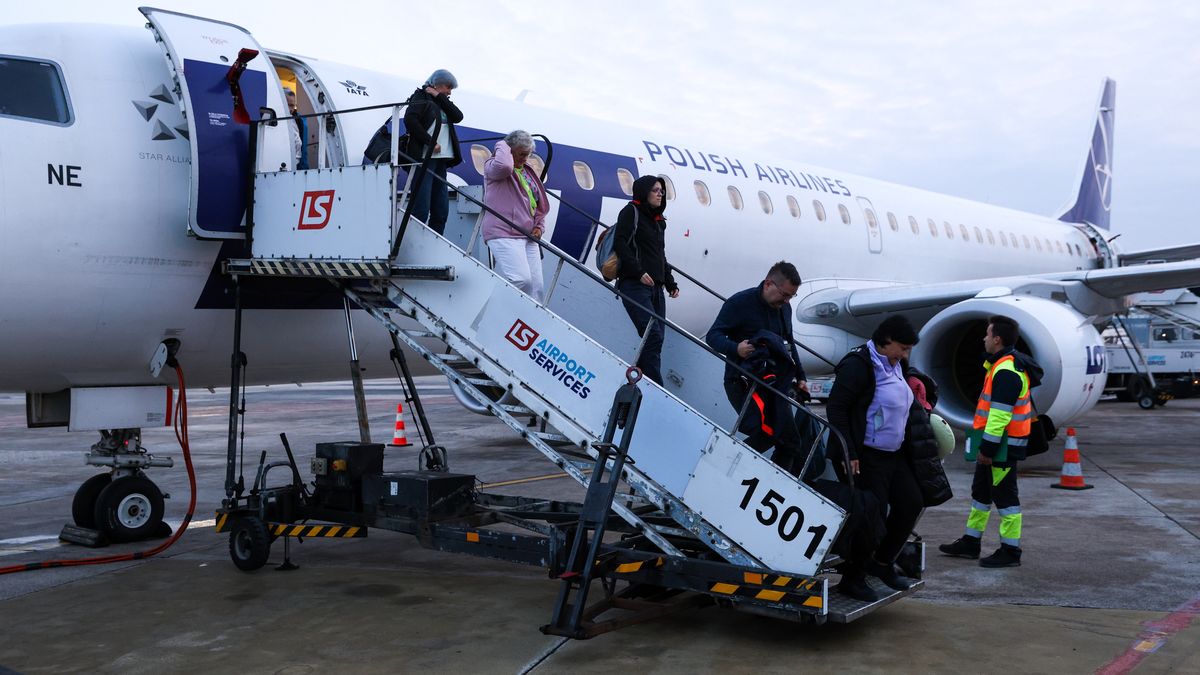 Turyści na lotnisku ewakuowani z Izraela