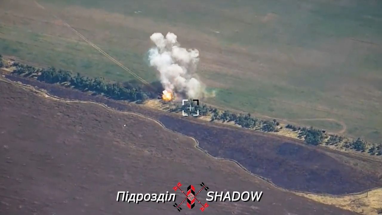 Rosjanie tracą potężną armatę 2S7 Pion. Pomogli operatorzy ukraińskiego drona