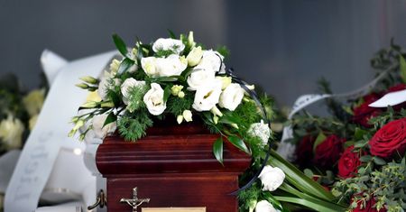 Poznań. Ksiądz Marian K. popełnił samobójstwo. Pożegnało go 30 duchownych