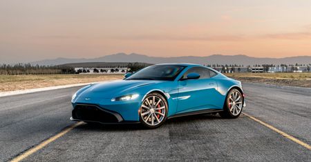 Pancerny aston martin, który razi prądem, mógłby być nowym autem Bonda