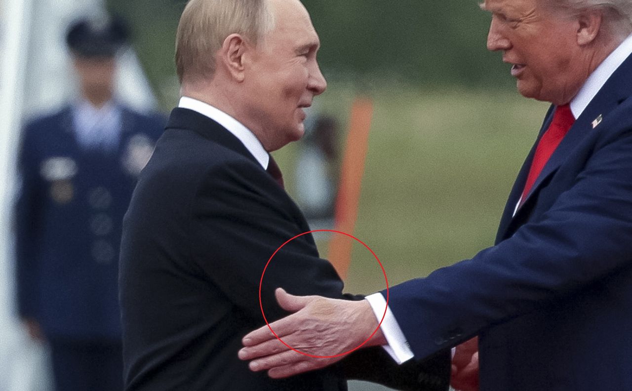 Uścisnął rękę Putina. Mówią o dłoniach Trumpa