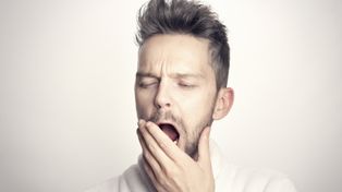 Dlaczego budzisz się zmęczony? Najczęstsze przyczyny