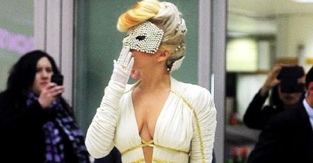 Lady Gaga z BIAŁYMI OCZAMI!