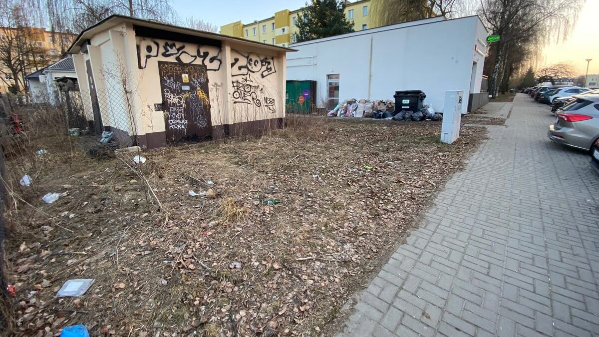 Interwencja ws. dzikiego wysypiska na ul. Szafirowej