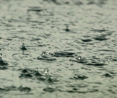 Beskidy. Ciągle pada…przybywa więc wody w rzekach