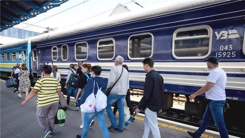 Senat przyjął zmiany dot. 800 plus dla obcokrajowców