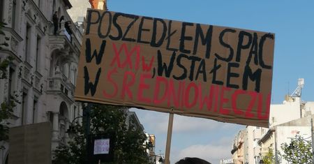 Strajk Kobiet. Tłumy na ulicach polskich miast. Jesteśmy na miejscu