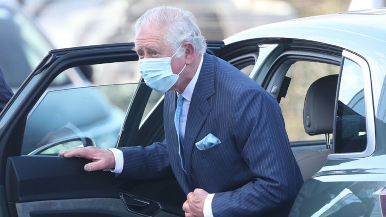 Książę Karol podczas pierwszego oficjalnego wyjścia po wywiadzie Meghan i Harry'ego