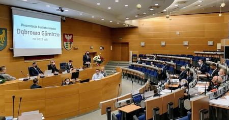Śląskie. Dąbrowa Górnicza ma budżet. Najwięcej na oświatę, prawie 150 milionów na inwestycje