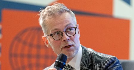 Jacek Dehnel i jego mąż po pięciu latach od wyprowadzki do Berlina wracają do Polski. "Z ulgą myślę o opuszczeniu tego UPADŁEGO kraju"