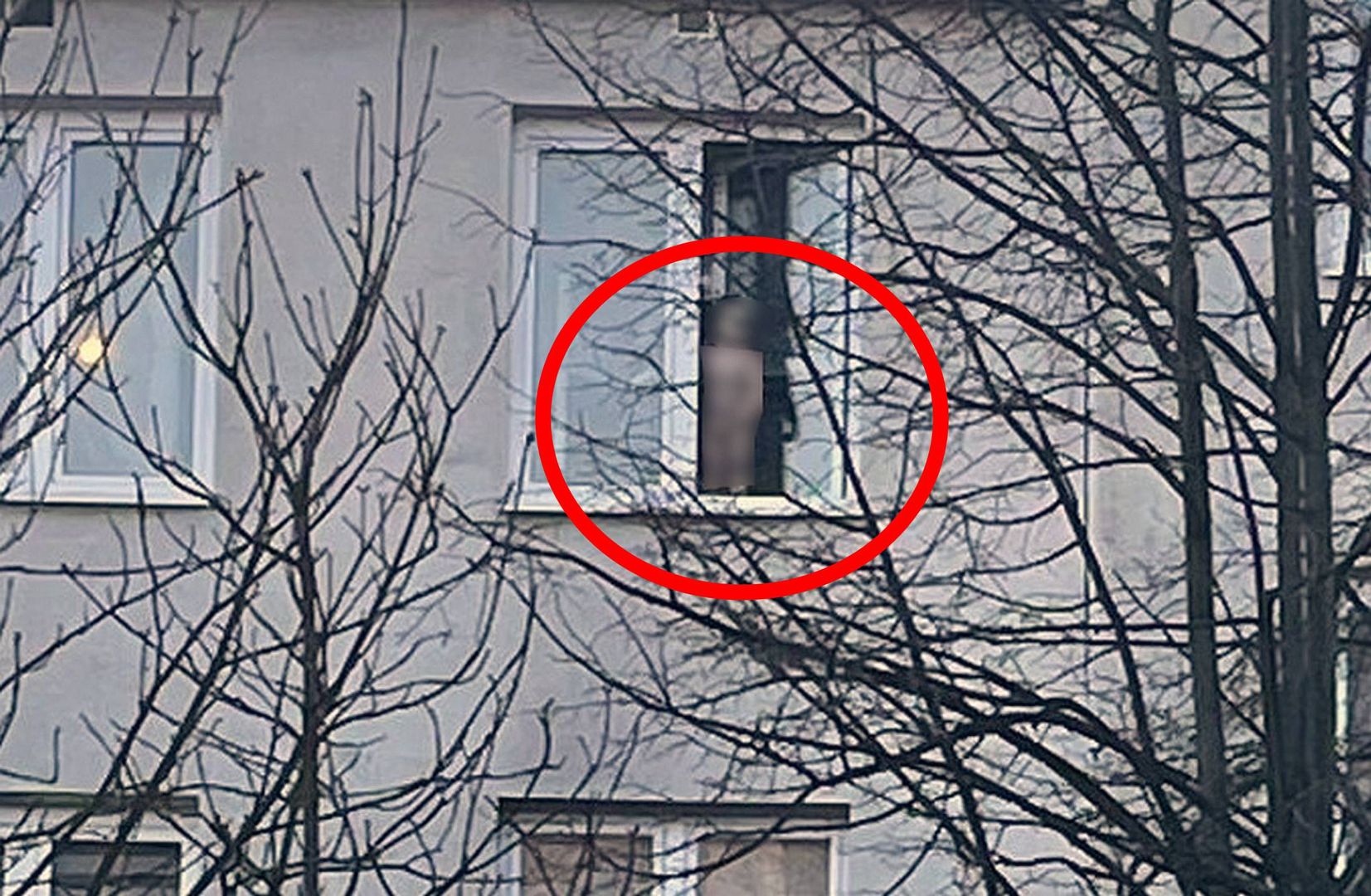 Dziecko chodziło po parapecie w Kraśniku