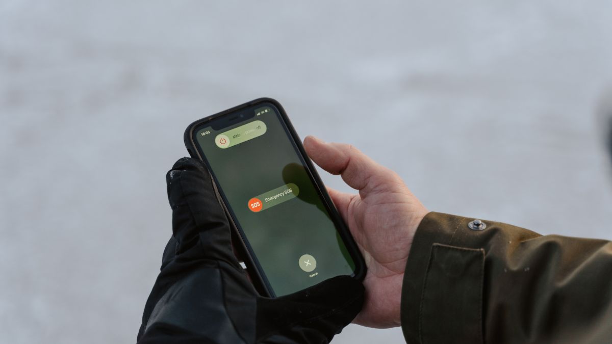 Dlaczego smartfon szybciej pada w chłodne dni?