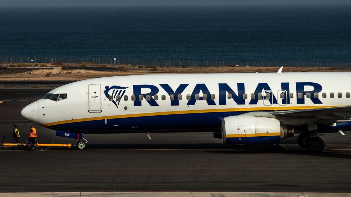 LANZAROTE, SPAIN - 2022/07/08: A Ryanair airplane is seen ahead of departure in the Cesar Manrique Airport of Lanzarote. (Photo by Marcos del Mazo/LightRocket via Getty Images)