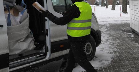 Pracują kilkanaście godzin na dobę. Zdarzają się SMS-y z groźbami