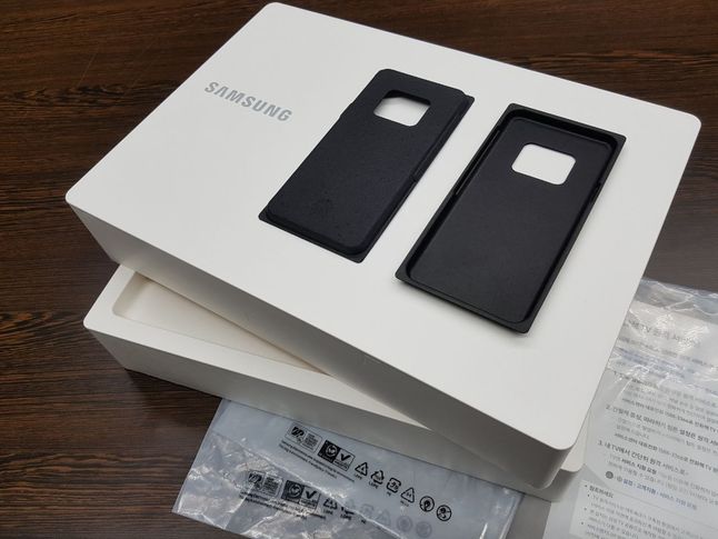 Nowe opakowania będą dotyczyć m.in. smartfonów, źródło: materiały prasowe Samsung.