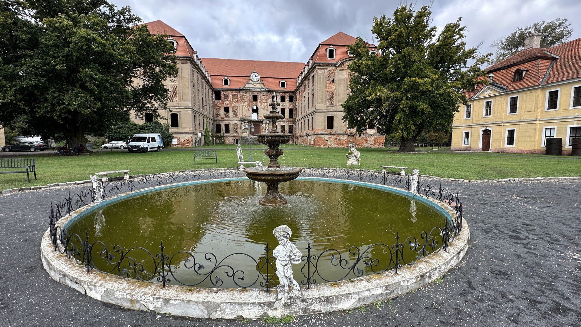 Pałac w Brodach jest piękny, jedyny w swoim rodzaju