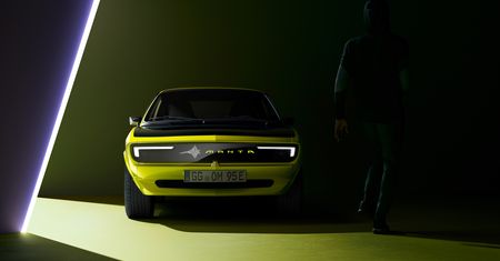 Opel Manta GSe coraz bliżej. Cyfrowy pas przedni umożliwi mu komunikację ze światem
