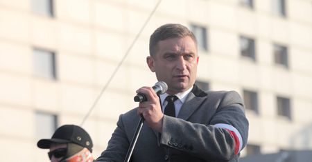 Pieniądze za atakowanie opozycji? Wyciekły maile