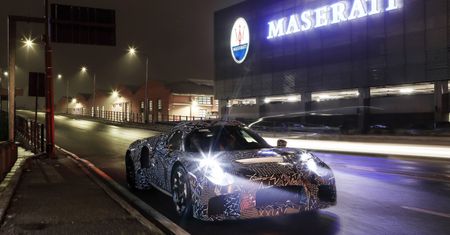 Nowe Maserati wygląda jak Alfa Romeo 4C na sterydach? Spokojnie, to egzemplarz testowy