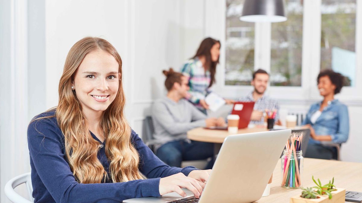 PO WER to oferta dla osób w wieku 18–29 lat, które nie pracują, nie uczą się stacjonarnie i nie są zarejestrowane w powiatowych urzędach pracy. Mogą to być np. absolwenci oraz studenci studiów zaocznych. 