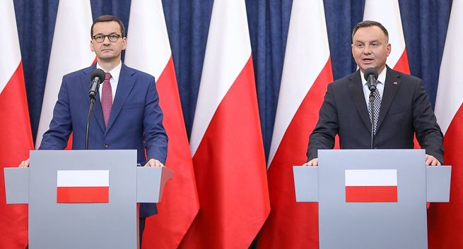 Rząd przeznaczy 212 mld zł na walkę ze skutkami gospodarczymi koronawirusa. "To nawet nie jest plaster na krwawiącą ranę"