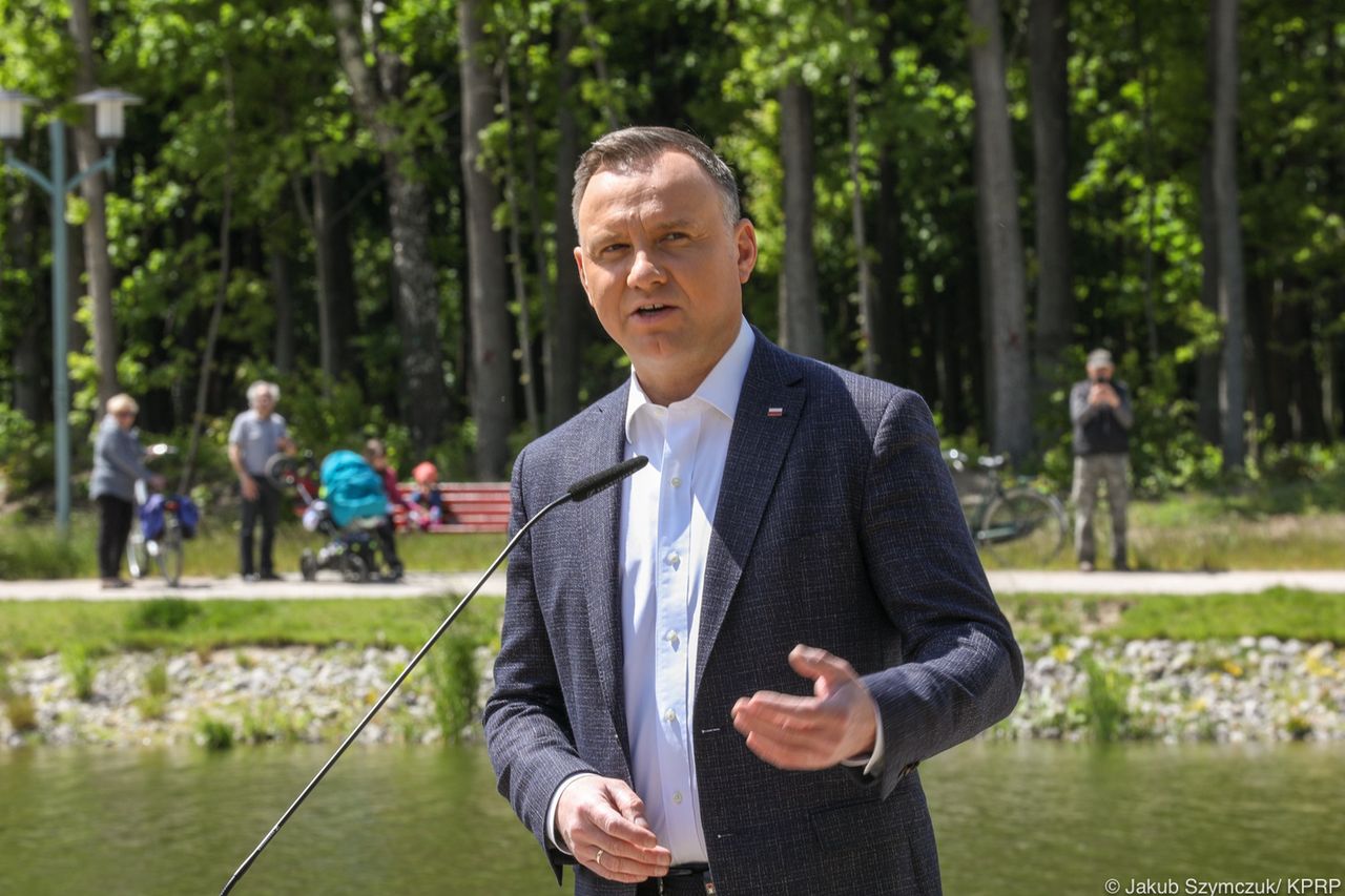 Andrzej Duda zachęcał do tworzenia oczek wodnych i gromadzenia deszczówki. Jednak nie każdy dostanie dotację