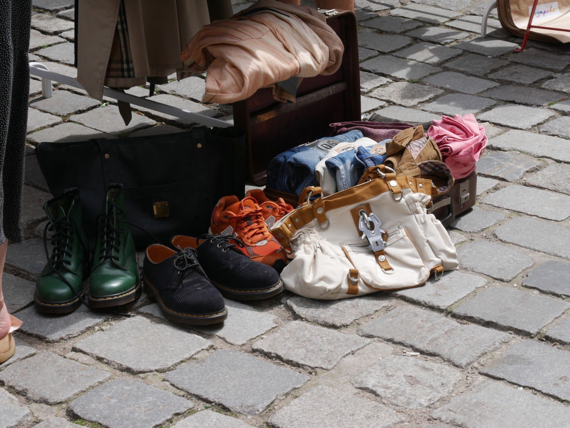 Vintage Market Wrocław 2025: Recepcja w klimacie retro! Moda vintage, Y2K i dodatki hand made przyciągnęły wielbicieli stylu z dawnych lat.